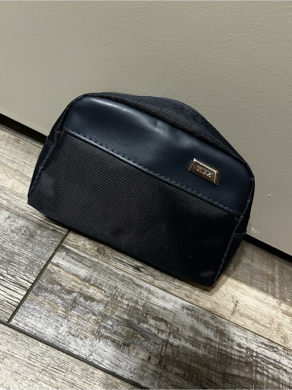 Dark Navy blue nylon Tumi for Delta travel pouch case zipper closure